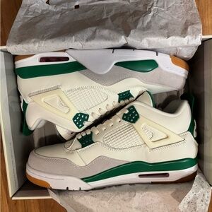 Jordan Retro 4 Pine Green